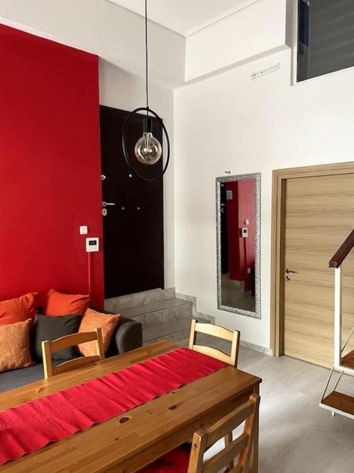 Comfy Apartment With Low Ceiling Attic Atény Exteriér fotografie